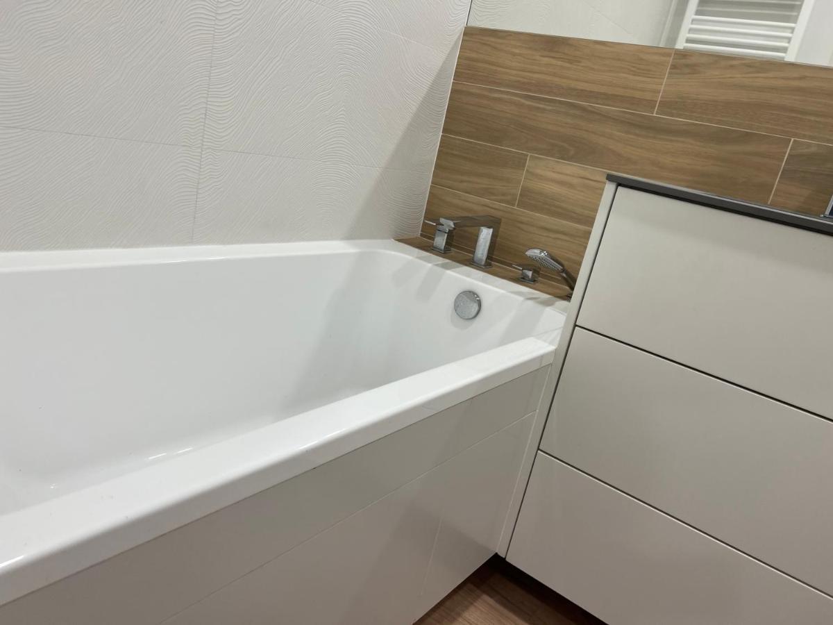 Apartament Mieszczanski Klima-Parkigfree2X-Netflix-Youtube Βρότσλαβ Εξωτερικό φωτογραφία